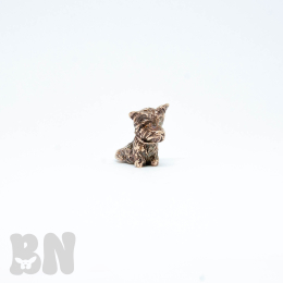 Precíziós öntéssel készült yorkshire terrier kutya figura.