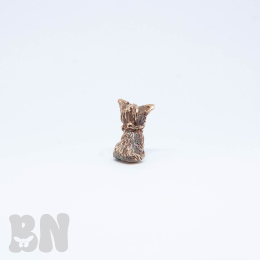 Precíziós öntéssel készült yorkshire terrier kutya figura.